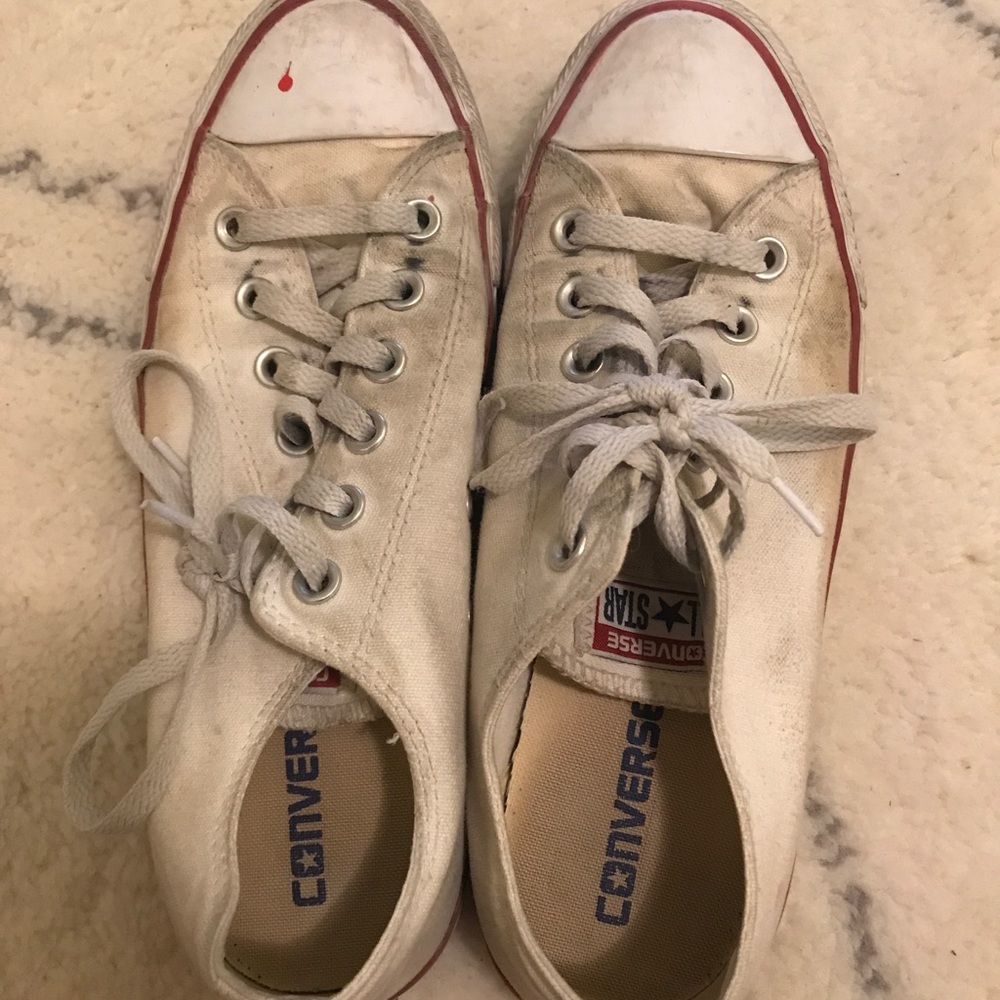 Low top white converse